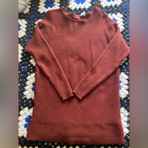 Oaky Red Ruched Sweater from Ardene’s - Picture 2 of 2